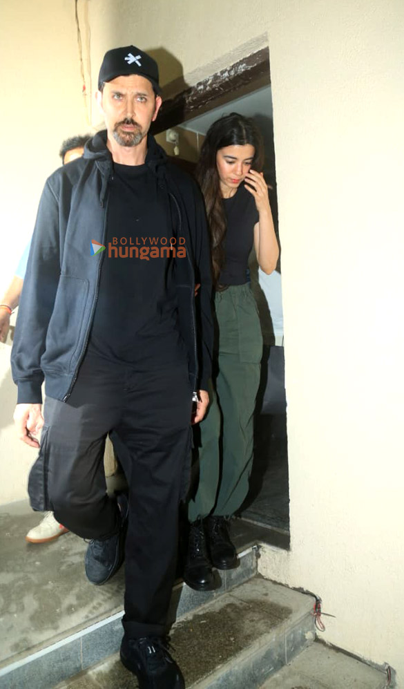 photos hrithik roshan and saba azad snapped at pvr in juhu 4