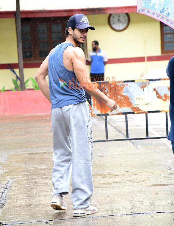 photos ishaan khatter snapped at a gym in bandra 1 3