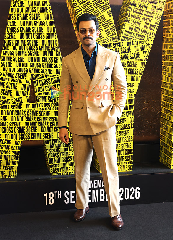 photos kareena kapoor khan prithviraj sukumaran and others grace the trailer launch of daayra 5