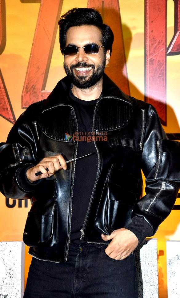 photos pankaj tripathi ali fazal shweta tripathi farhan akhtar ritesh sidhwani sonal chauhan divyenndu abhishek banerjee and rasika dugal snapped at the trailer launch of mirzapur 20