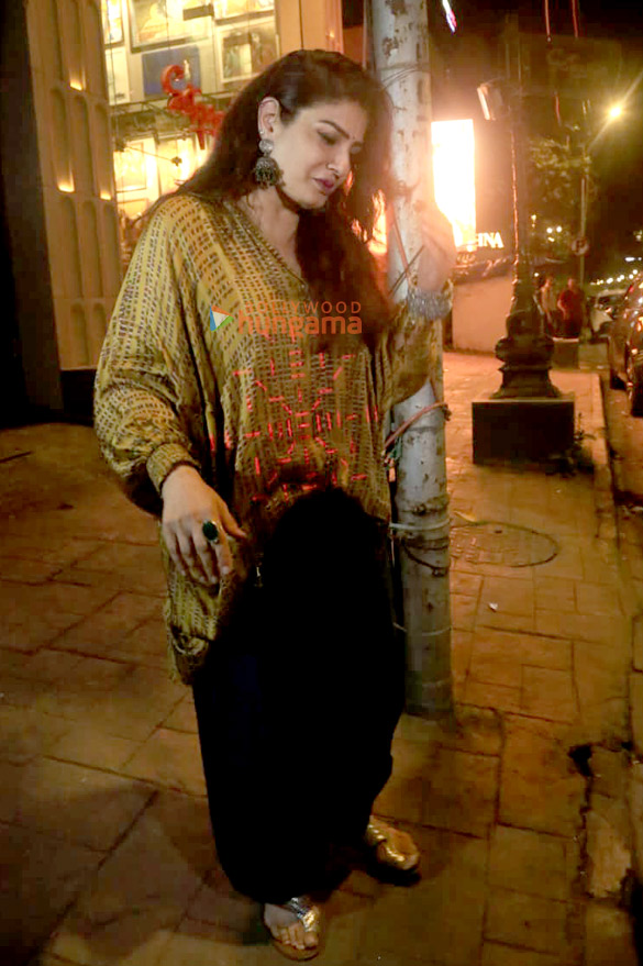 photos raveena tandon snapped in bandra 1 13