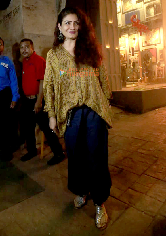 photos raveena tandon snapped in bandra 3 13