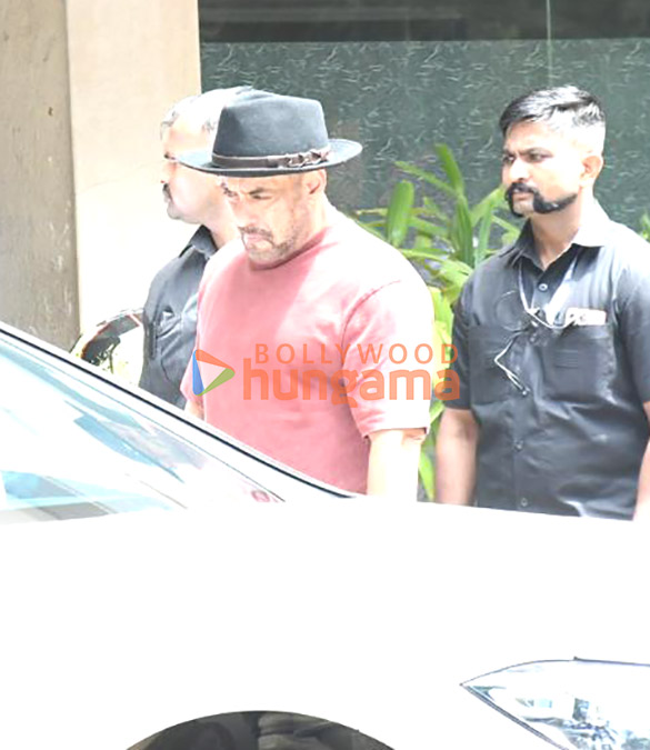 photos salman khan snapped at alvira khan agnihotris house for rakshabandhan 2