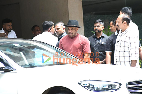 photos salman khan snapped at alvira khan agnihotris house for rakshabandhan 3