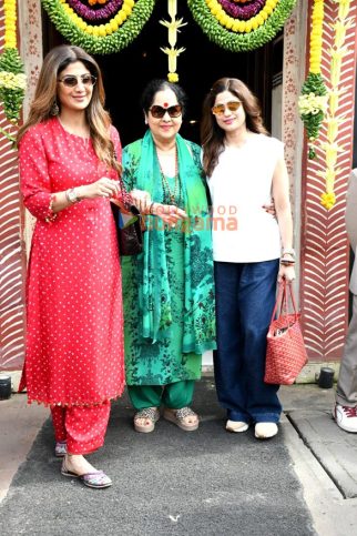 Photos: Shilpa Shetty and Shamita Shetty snapped with their mother outside Bastion in Bandra