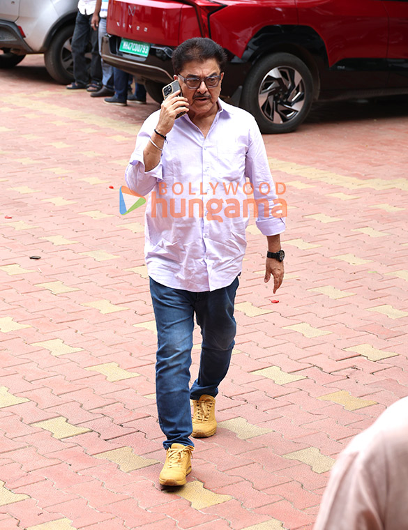 photos vicky kaushal katrina kaif aruna irani and others attend late kuku kohlis prayer meet 2026 20