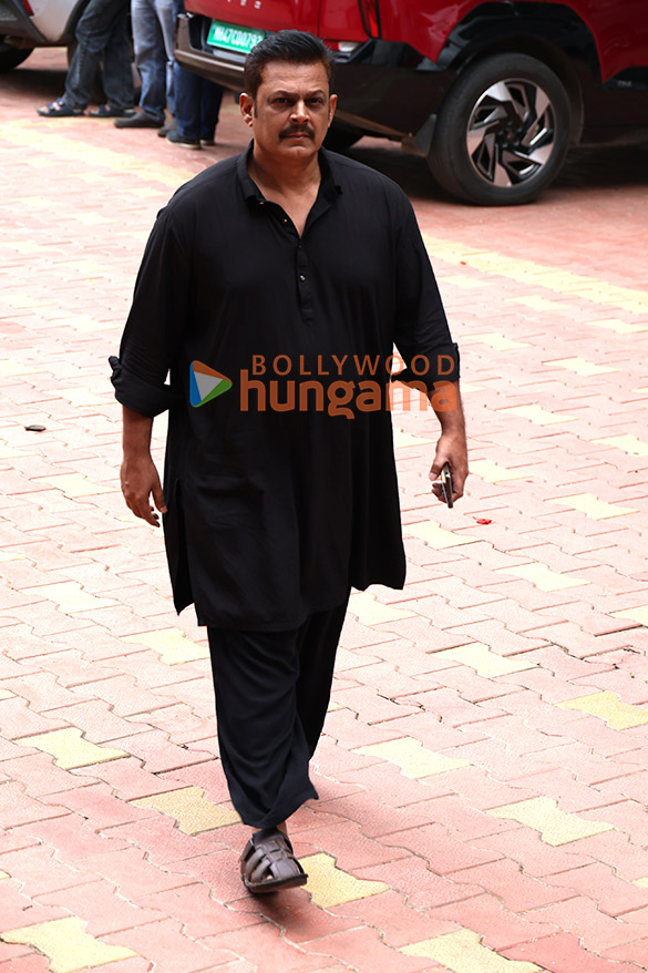 photos vicky kaushal katrina kaif aruna irani and others attend late kuku kohlis prayer meet 3