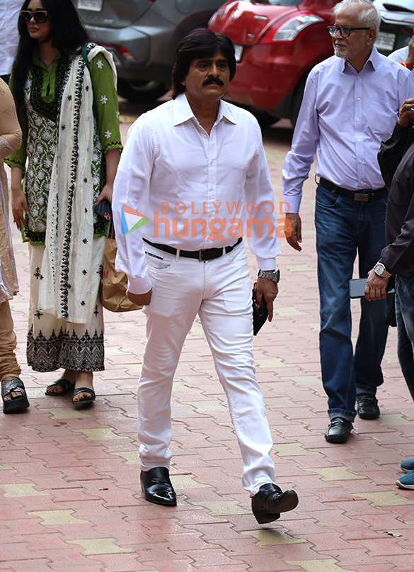 photos vicky kaushal katrina kaif aruna irani and others attend late kuku kohlis prayer meet 5