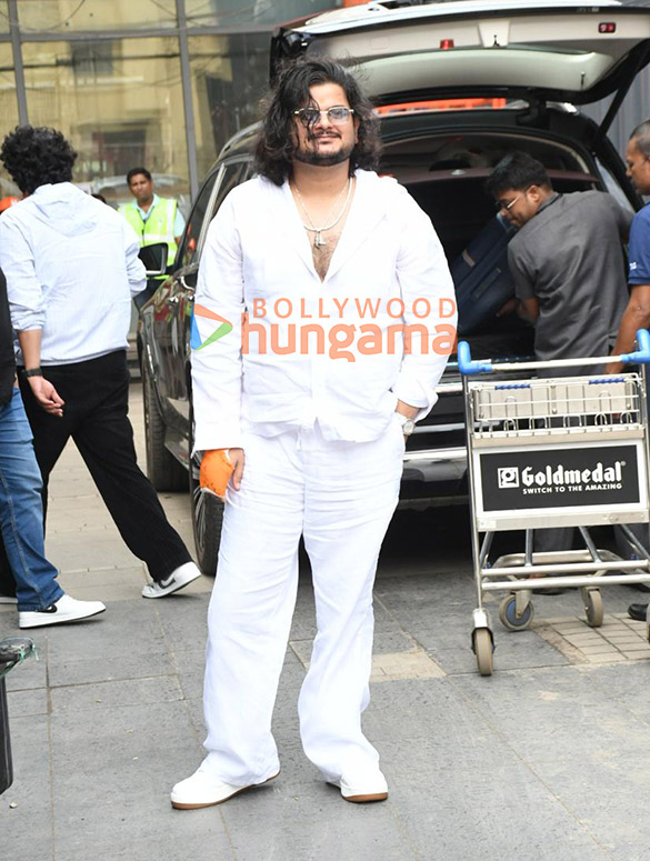 photos vishal mishra snapped at kalina airport 4