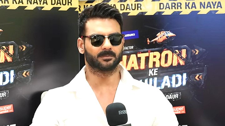 Vishal Aditya Singh: “I Learned Swimming to Win Khatron Ke Khiladi!” | Vishal Singh Interview | KK15 Vishal Aditya Singh: “I Learned Swimming to Win Khatron Ke Khiladi!” | Vishal Singh Interview | KK15