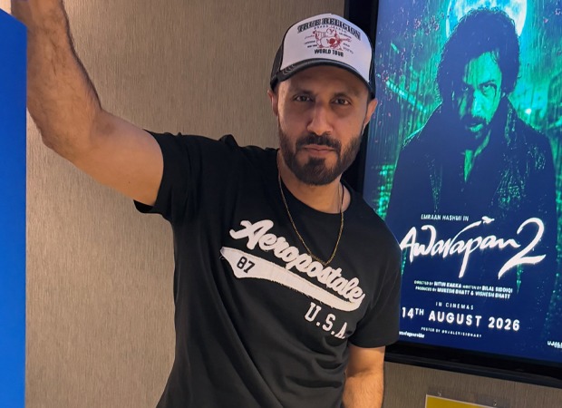 Mustafa Zahid, Awarapan 2 filmindeki 'Toh Phir Aao' şarkısını dinlerken duygu dolu anlar yaşadı.