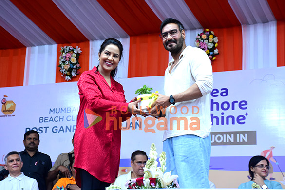 photos ajay devgn amruta fadnavis and others were snapped at grace divyaj foundations sea shore shine clean up drive 2026 2