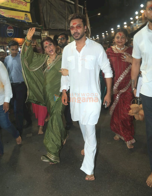 photos ayushmann khurrana ankita lokhande and vicky jain snapped at lalbaugcha raja 6