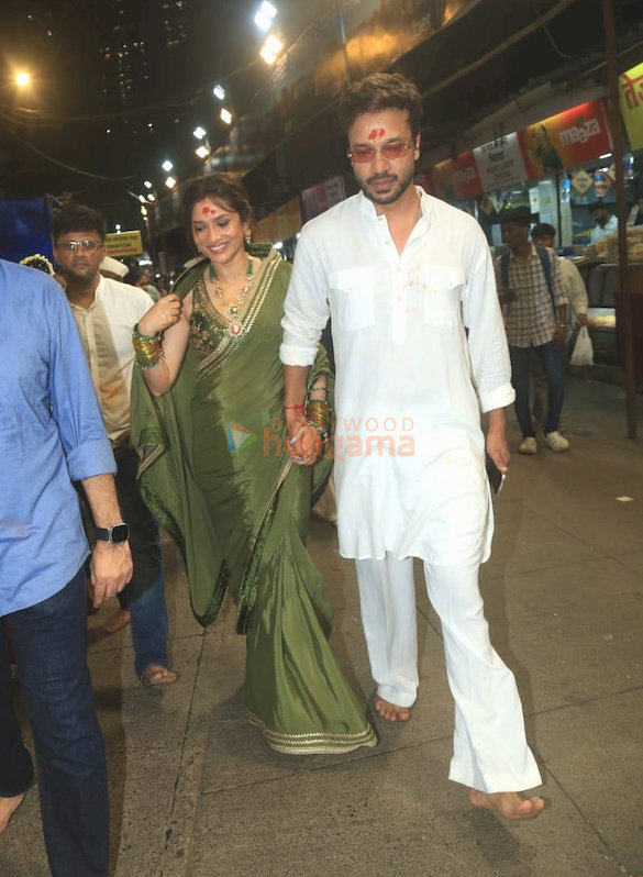 photos ayushmann khurrana ankita lokhande and vicky jain snapped at lalbaugcha raja 7