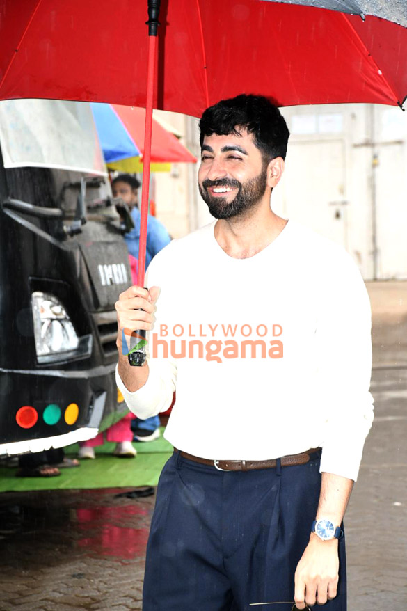 photos ayushmann khurrana and sara ali khan snapped promoting udta teer 7