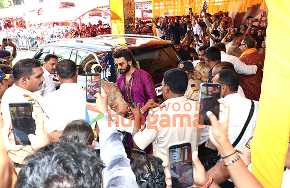photos deepika padukone and ranveer singh visit siddhivinayak temple 4