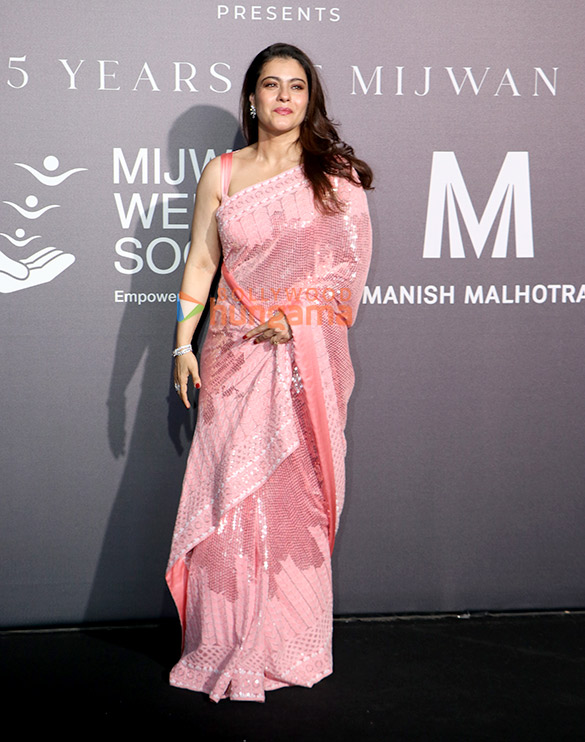 photos kajol rakul preet singh jackky bhagnani and others snapped at red carpet of mijwan fundraiser fashion show 1
