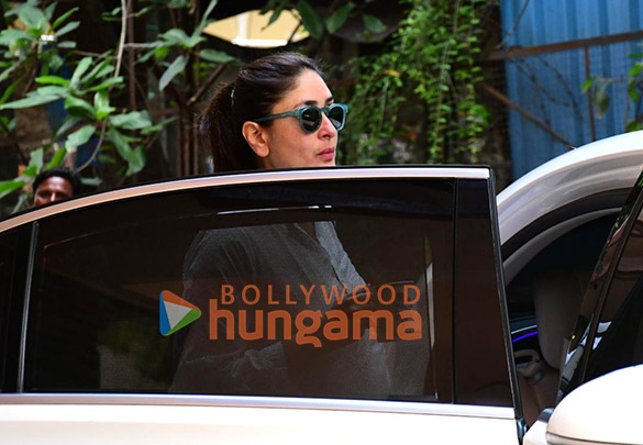 photos kareena kapoor khan snapped in khar 6