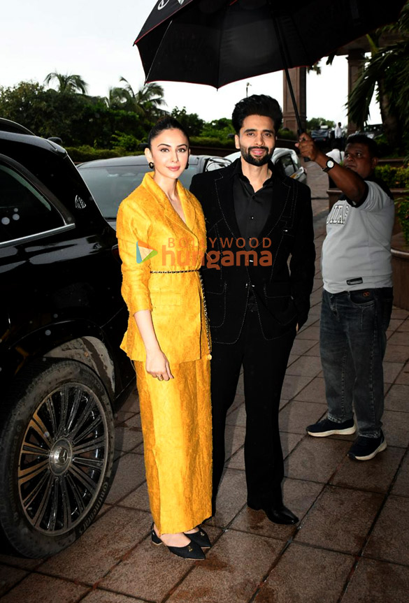 Photos: Rakul Preet Singh and Jackky Bhagnani snapped at Taj lands End, Mumbai Photos: Rakul Preet Singh and Jackky Bhagnani snapped at Taj lands End, Mumbai