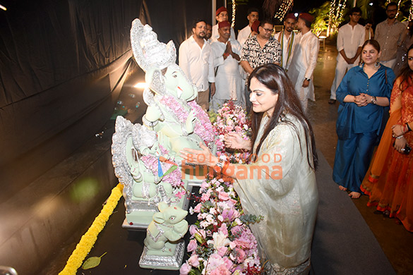 photos salman khan daisy shah iulia vantur varun sharma and others snapped at sohail khans house for ganpati visarjan 7