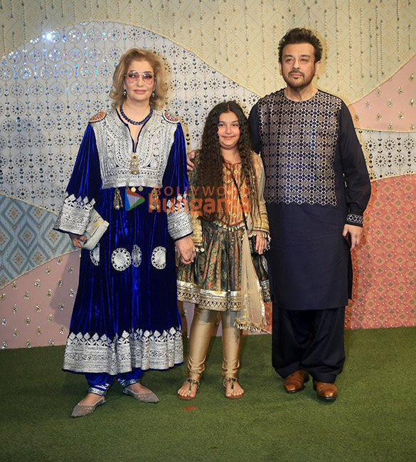 photos salman khan katrina kaif vicky kaushal and others snapped at ambani ganpati celebrations 14