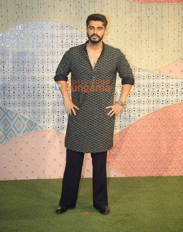 photos salman khan katrina kaif vicky kaushal and others snapped at ambani ganpati celebrations 32