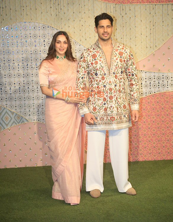 photos salman khan katrina kaif vicky kaushal and others snapped at ambani ganpati celebrations 45