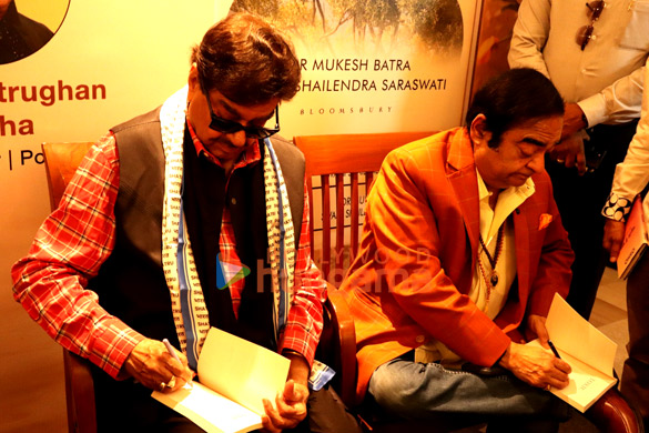 photos shatrughan sinha maneka gandhi come together to launch the book dr mukesh batras toxic stories science and remedies 6