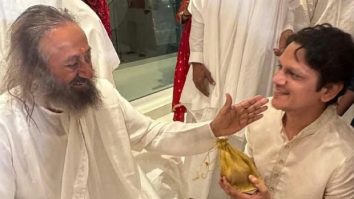 Vijay Varma seeks Sri Sri Ravi Shankar’s blessings before starting something new