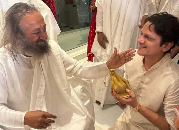 Vijay Varma seeks Sri Sri Ravi Shankar’s blessings before starting something new