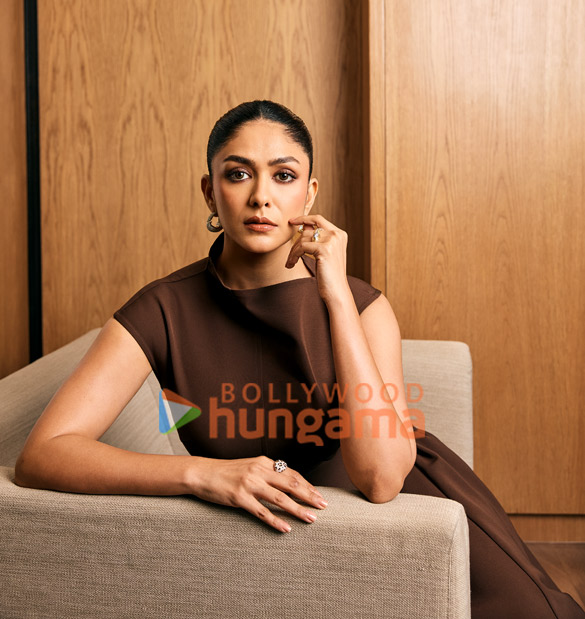 mrunal thakur 6 64