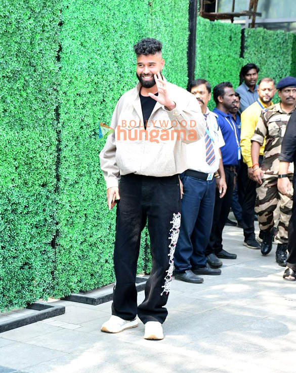 photos ap dhillon and malavika mohanan snapped at kalina airport 1