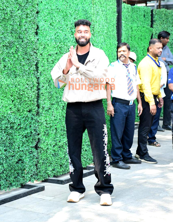 photos ap dhillon and malavika mohanan snapped at kalina airport 6