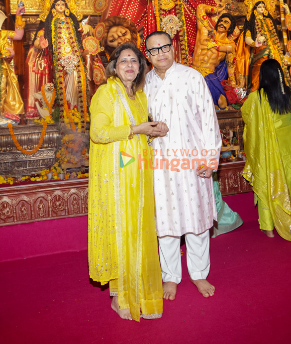 photos kajol bipasha basu mouni roy tanishaa mukerji and others snapped at 80th north bombay sarbojanin durga puja 9