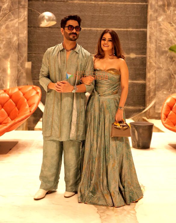photos karan johar bhushan kumar sara ali khan and others were snapped at ayushmann khurrana and tahira kashyaps diwali festivities 10