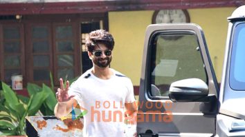 Photos: Shahid Kapoor snapped outside a gym in Bandra
