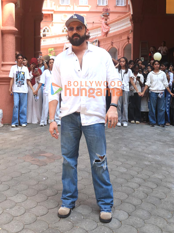 photos sonakshi sinha zaheer iqbal karan rawal and vishal rana snapped promoting tu hai meri kiran at sophie college 5