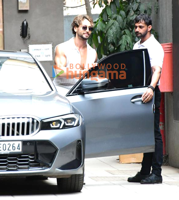 photos tiger shroff snapped outside a gym in bandra 3