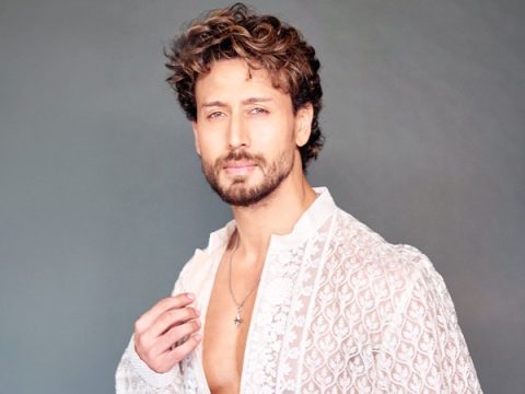 Tiger Shroff resumes shooting of Lag Jaa Gale two days after firing incident: Report Tiger Shroff resumes shooting of Lag Jaa Gale two days after firing incident: Report